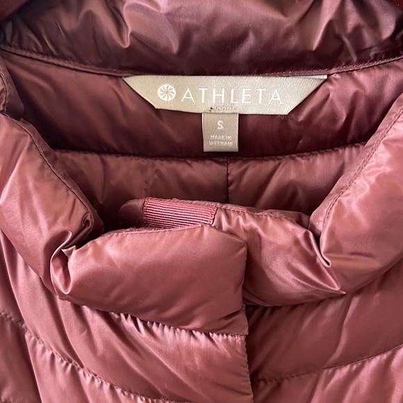 Athletes quilted down vest - Picture 2 of 3